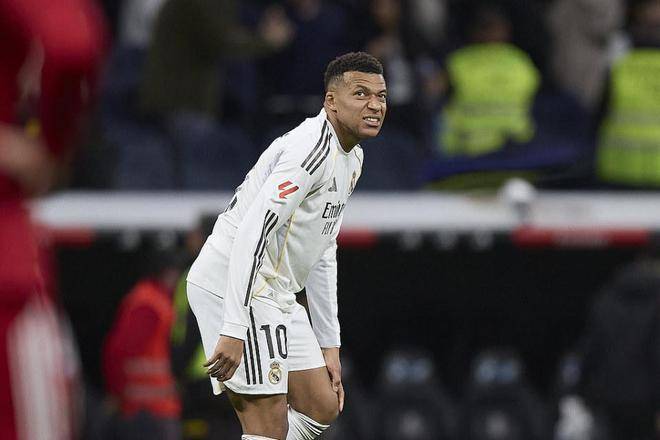 伤缺3周！曝姆巴佩瞒伤踢满3场+只为破C罗纪录 球迷怒喷：私心重